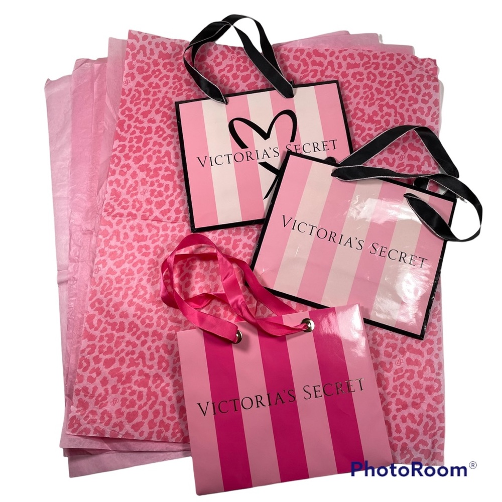 Victoria’s Secret 3 gift bags with 5 tissues